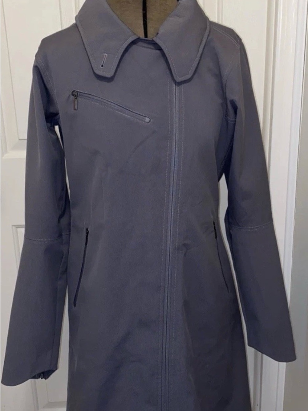 Nau Women's Gray Trench Coat - Streamlined Waterproof Design